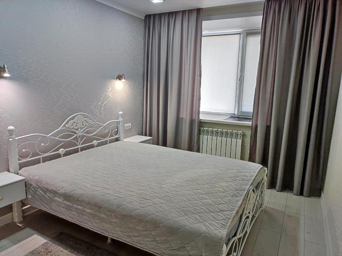 2Х Комнатные Апартаменты Vip На Назарбаева 44 Pavlodar Room photo